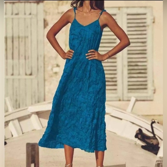 Zara Dresses & Skirts - ZARA WOMAN NWOT WRINKLED
EFFECT DRESS, SIZE M